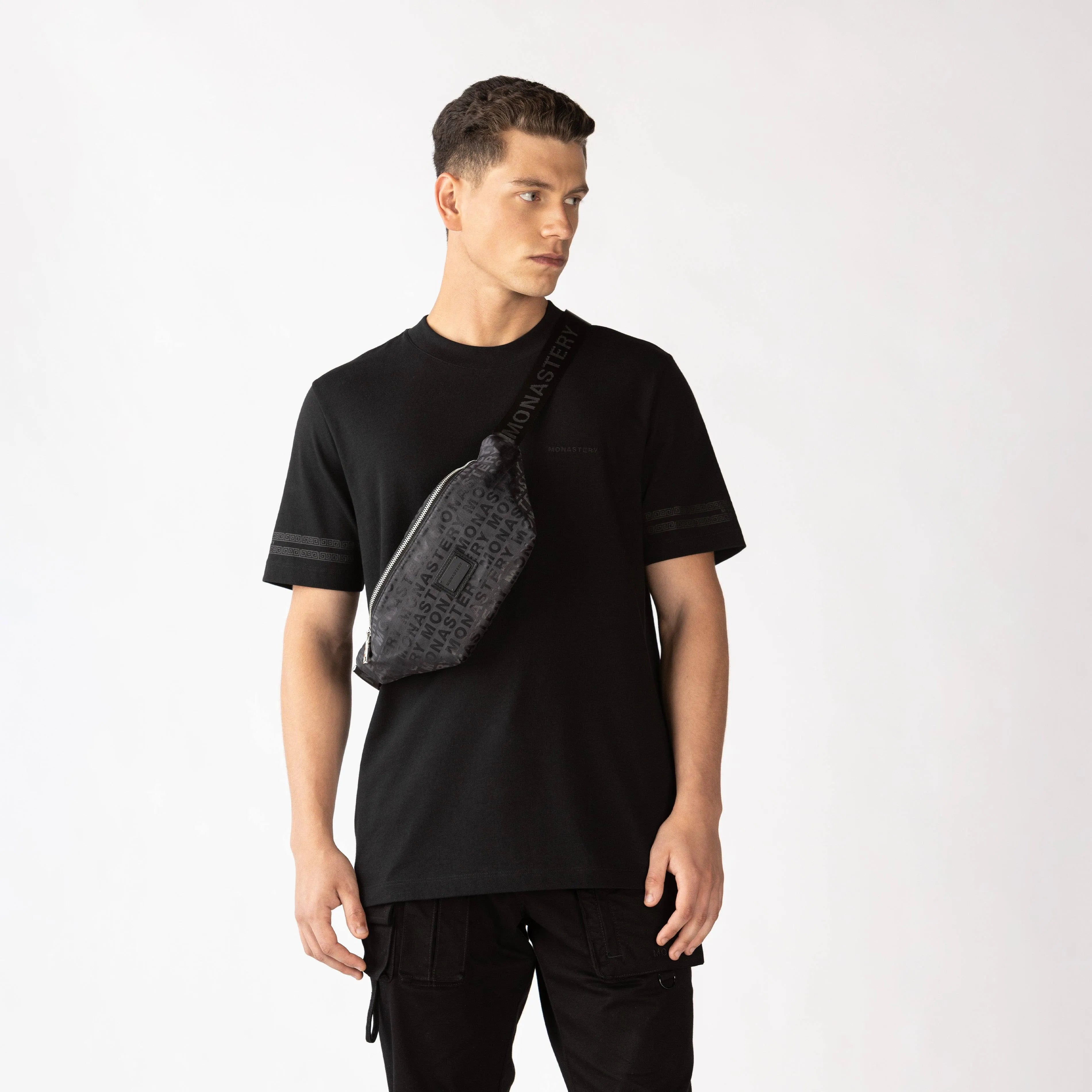 RIÑONERA FRIXO NEGRO 1 - MONASTERY