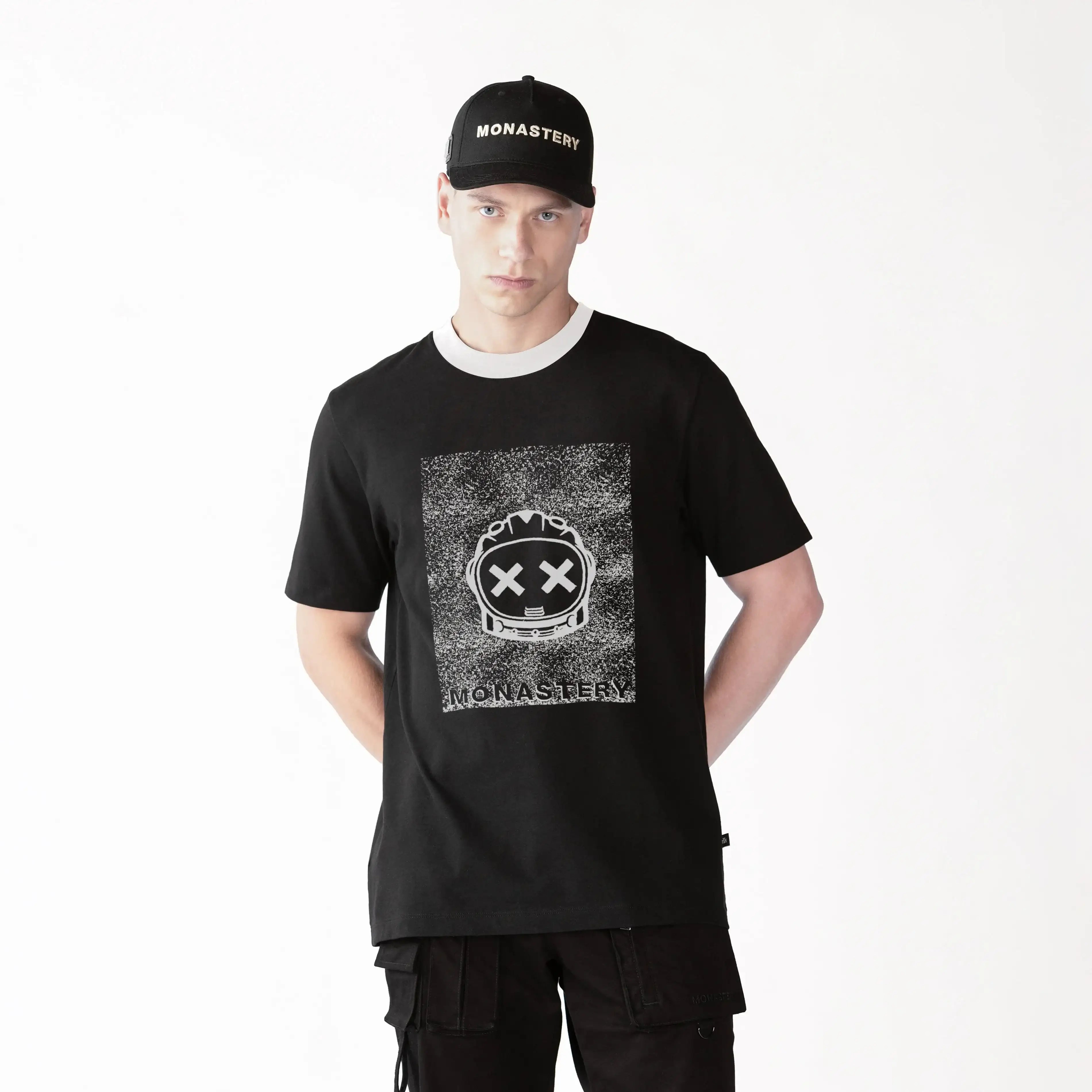CAMISETA SIX NEGRA 2 - MONASTERY