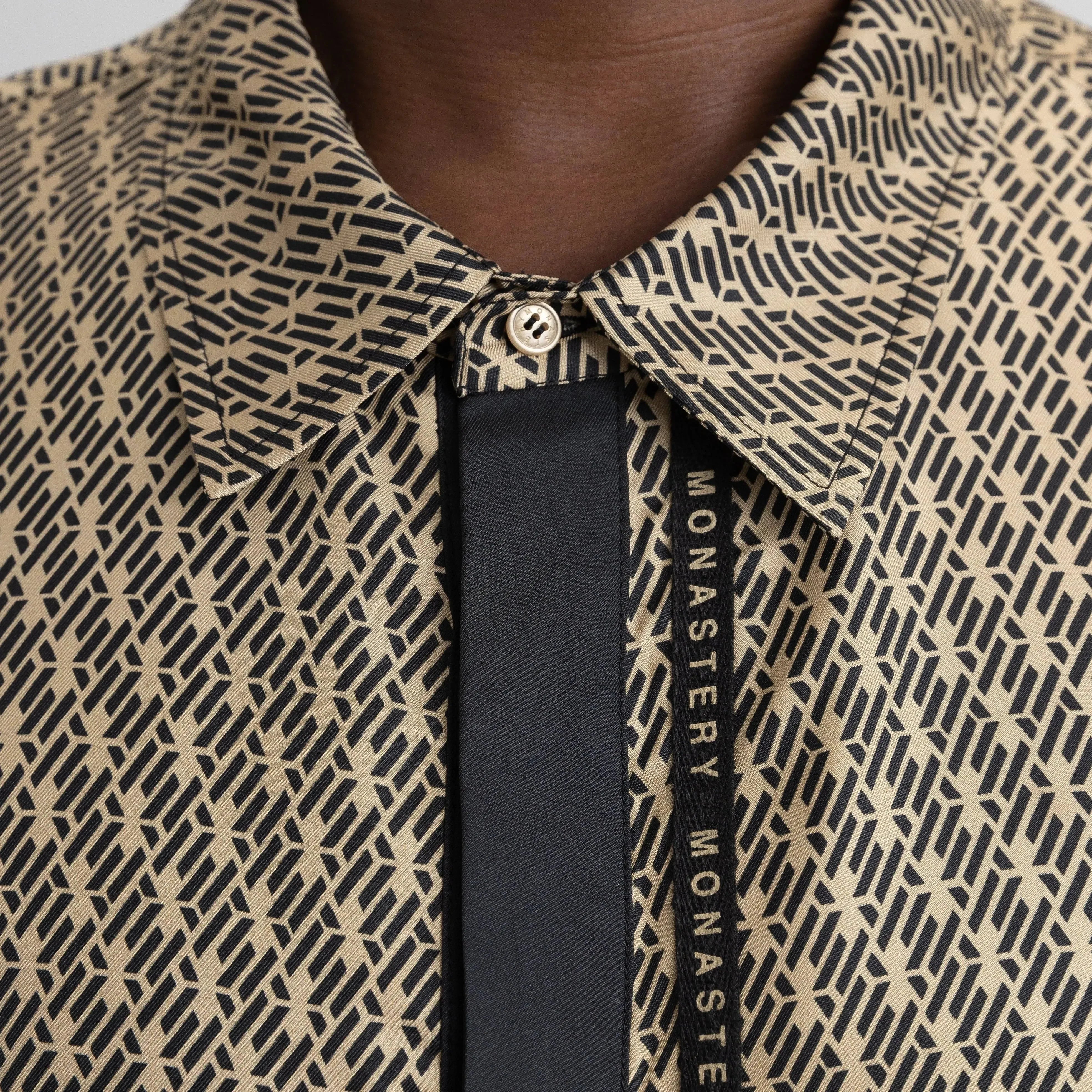 SILK SET MEN OVERSIZE SOLEIL BLACK SAFARI - Monastery