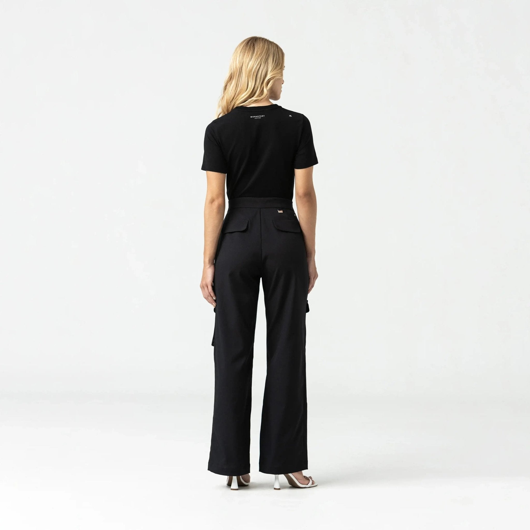 ANNE T - SHIRT WOMEN BLACK - Monastery | Tienda Oficial Colombia