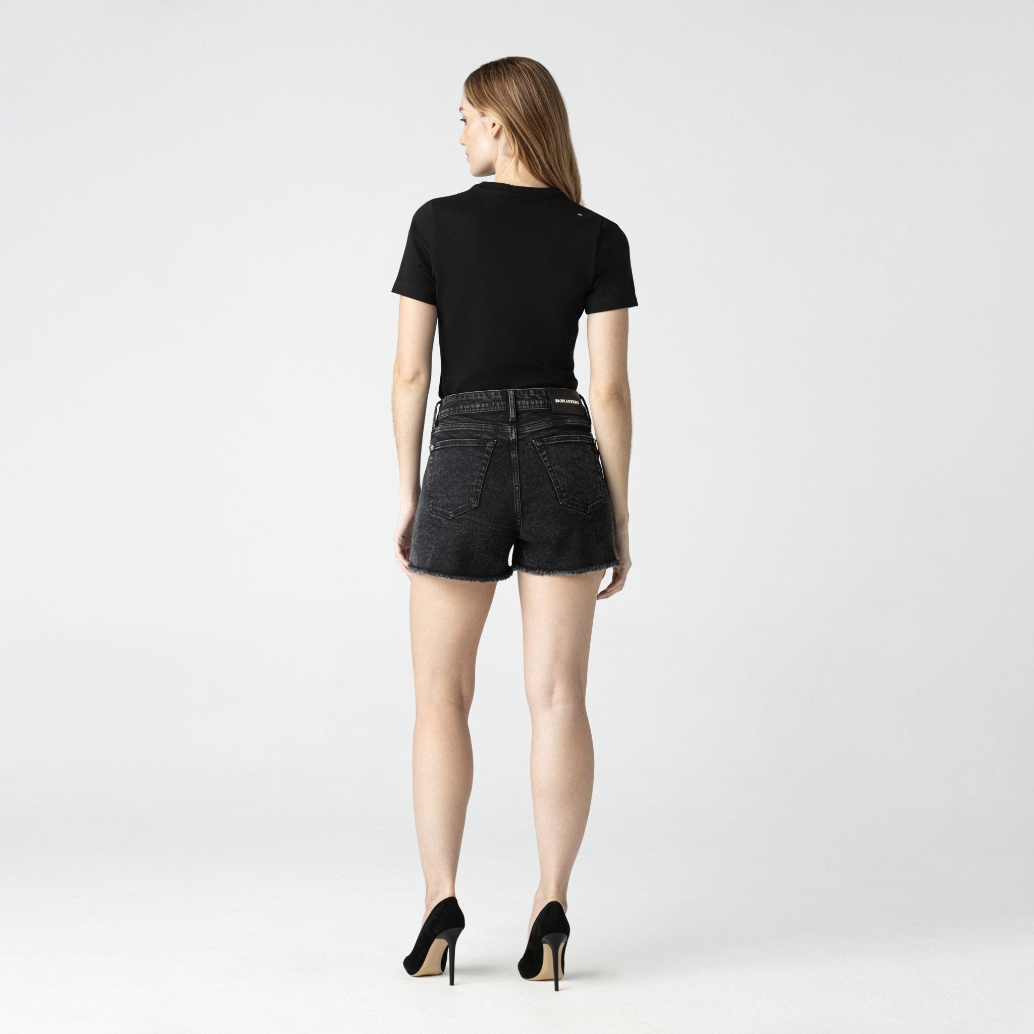 BORNU T - SHIRT WOMEN BLACK - Monastery | Tienda Oficial Colombia