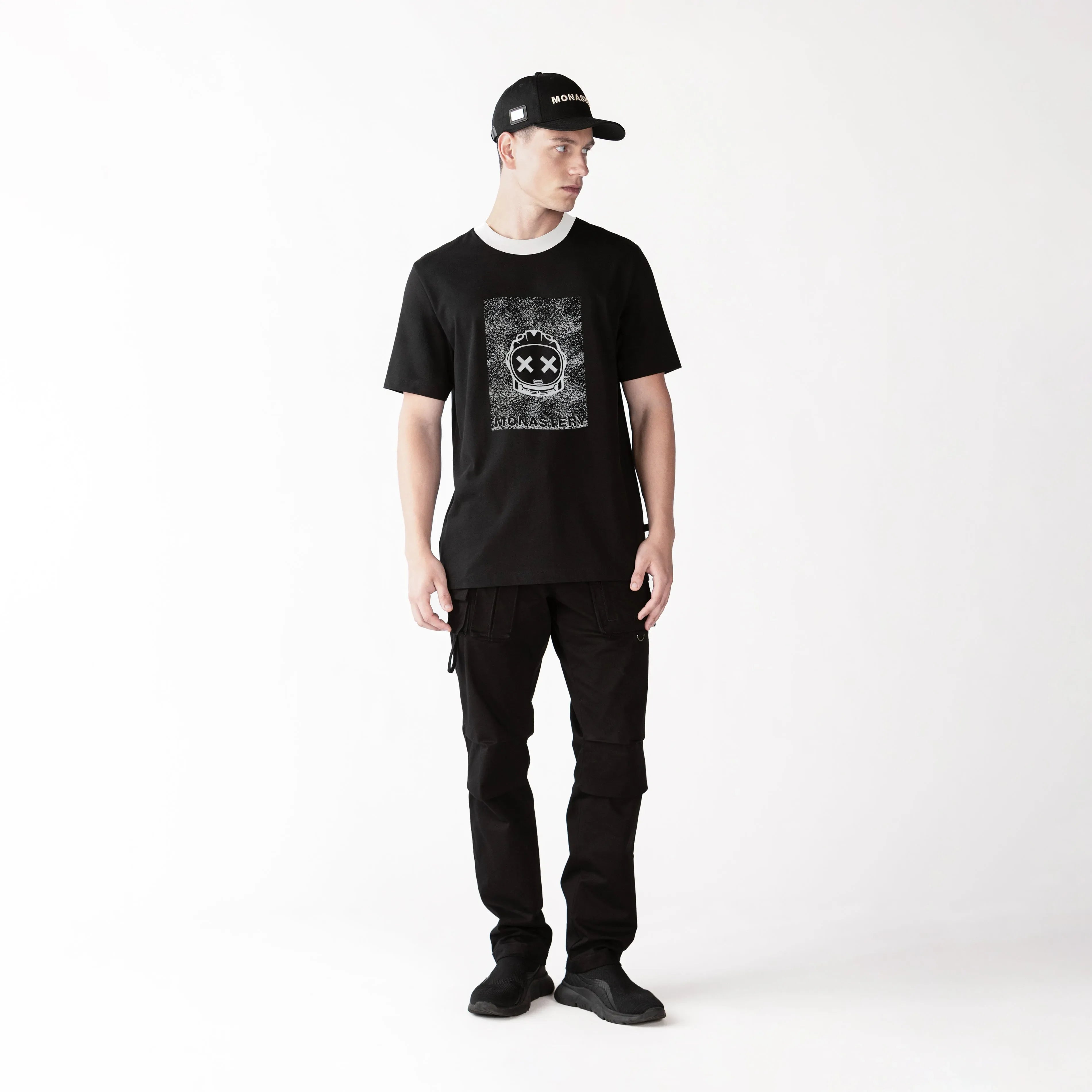 CAMISETA SIX NEGRA 1 - MONASTERY
