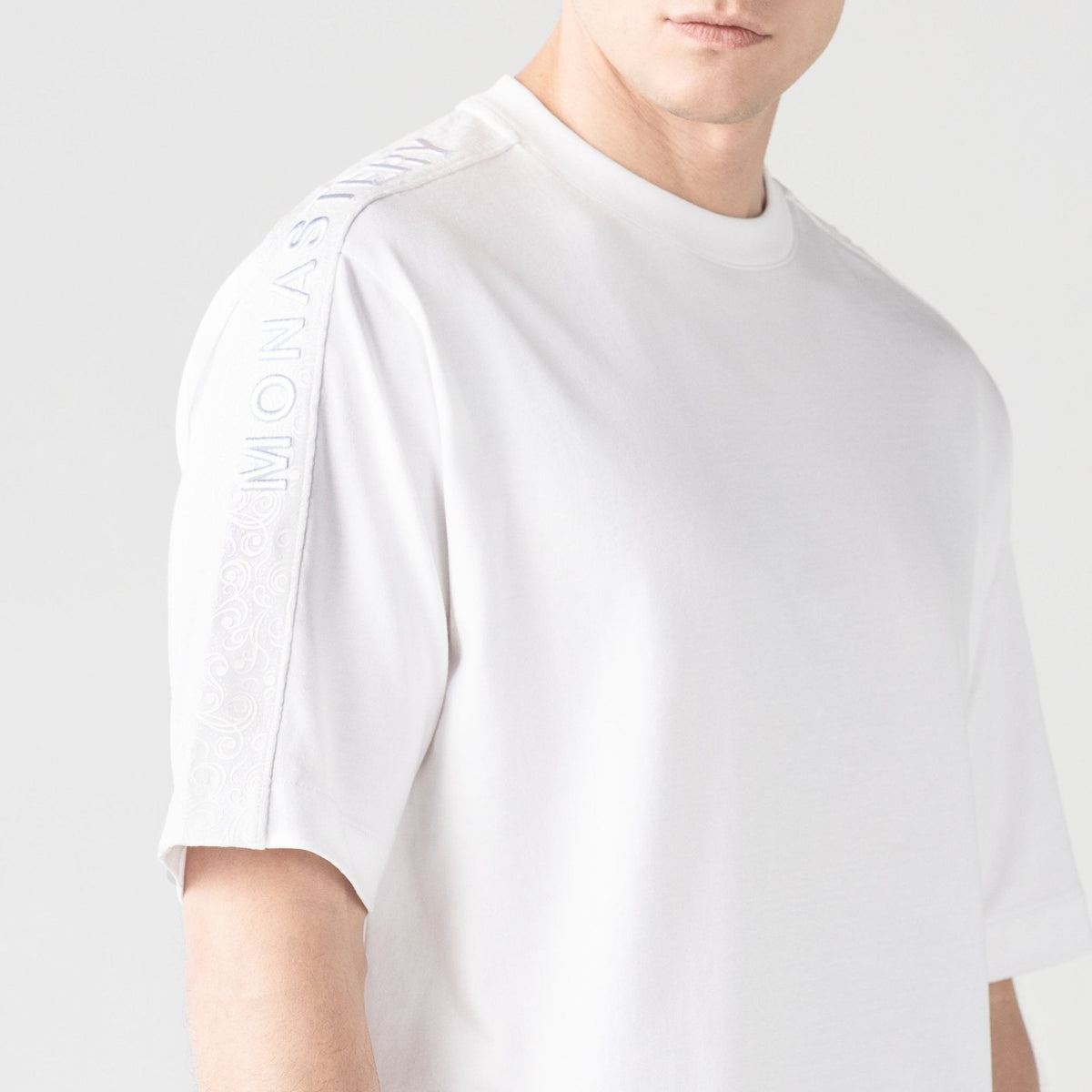 HAN T-SHIRT OVERSIZED MEN WHITE - Monastery | Tienda Oficial Colombia