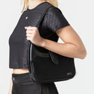 NALA HANDLE BAG WOMEN BLACK - Monastery | Tienda Oficial Colombia